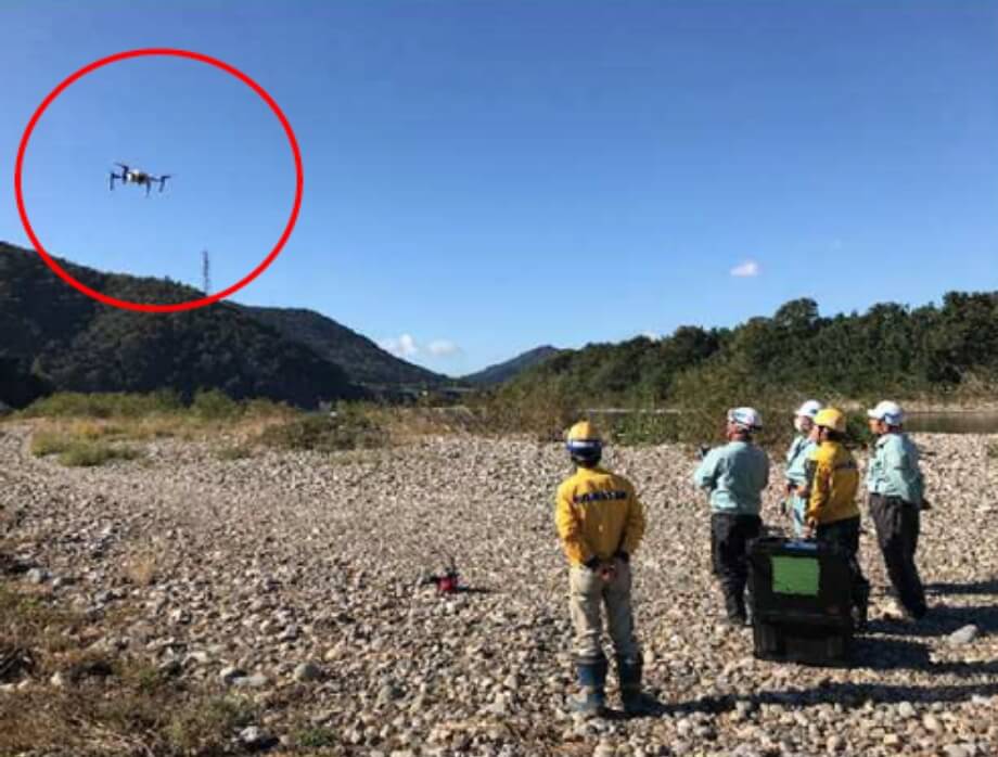 従来の測量の様子