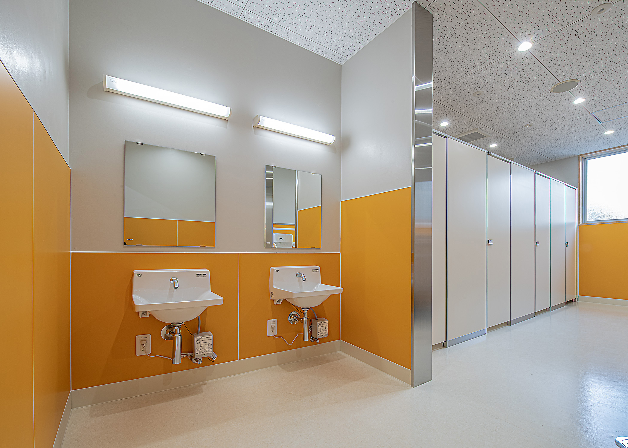 学校のトイレ改修は夏休みで終わる？新学期に困らない工程と仮設の考え方